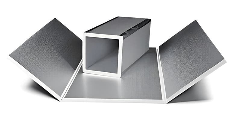 Air sealing and prevention of energy loss in the construction of pre-insulated ducts